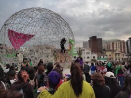 Llegada de la Marcha a favor de la Legalización del Aborto en Ecuador al parque El Arbolito.